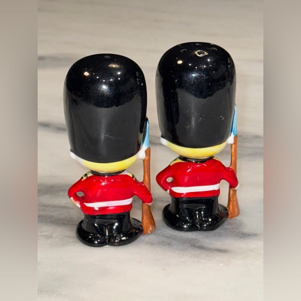 Vintage NC Cameron & Sons London British Beefeater salt and pepper 60’ - Picture 5 of 10